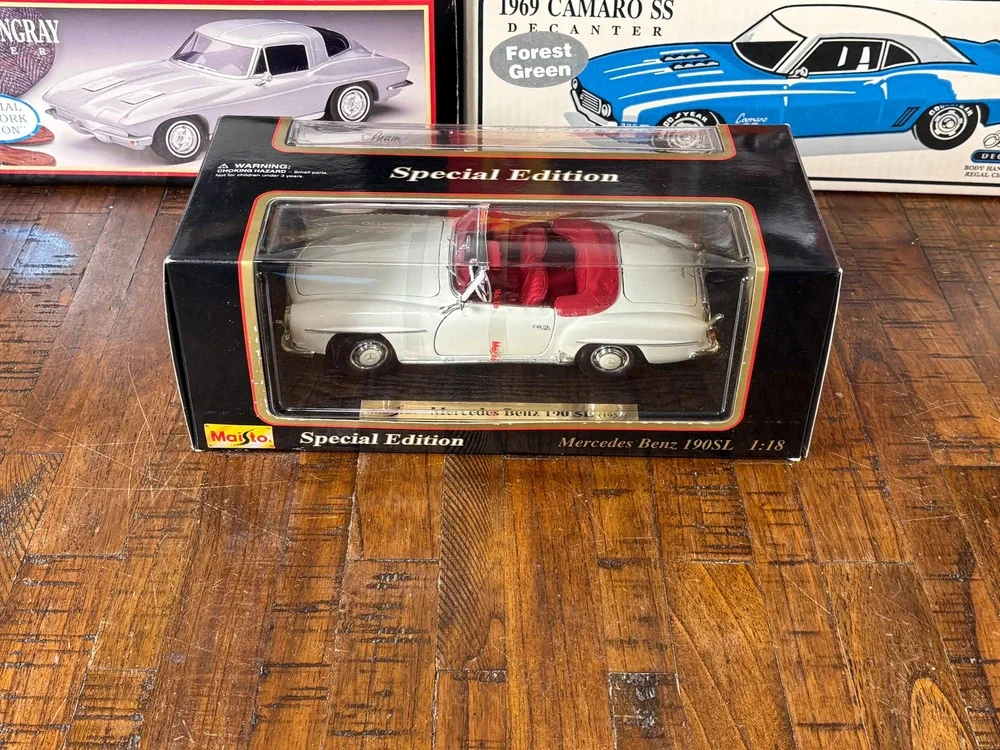 Maisto 1/18 Mercedes Benz 190 SL 1955 Vintage Collector Car Special Edition New